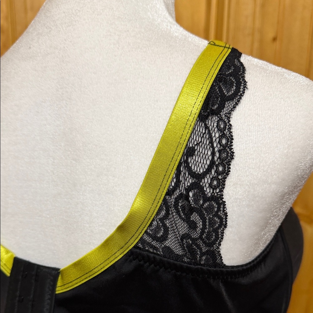 Ashley Stewart Black and Yellow Lace Underwire Bra. Size 44DD. - Picture 4 of 8